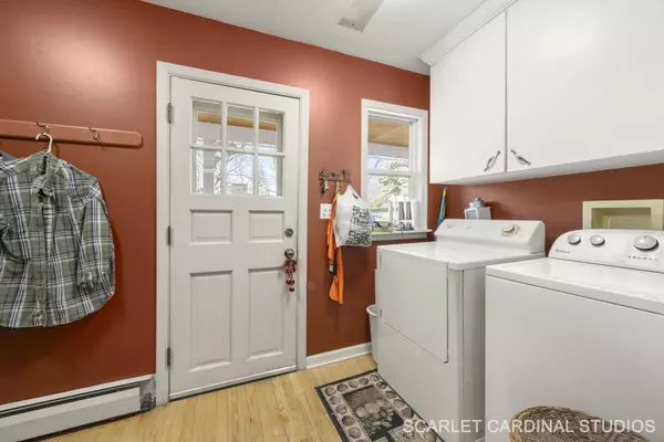 Villa Park, IL 60181,27 E Jackson ST