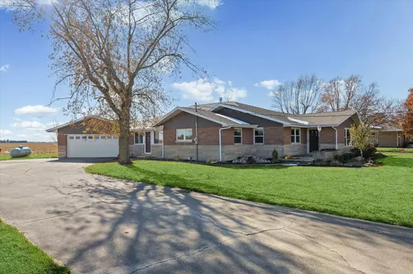 Cissna Park, IL 60924,1271 E 500 North RD