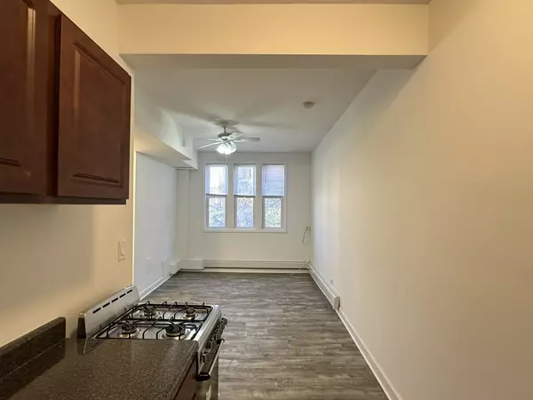 Chicago, IL 60660,5710 N WINTHROP AVE #G1