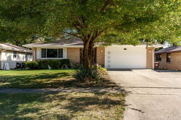 1104 Blenheim DR, Rockford, IL 61108