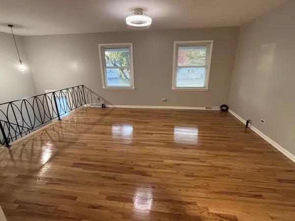 Homewood, IL 60430,18745 Queens RD