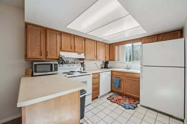 Crestwood, IL 60418,4955 134th PL #1B