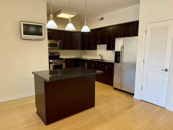 Palatine, IL 60067,455 W Wood ST #212