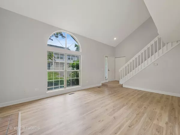 Palatine, IL 60067,1102 N Knollwood DR