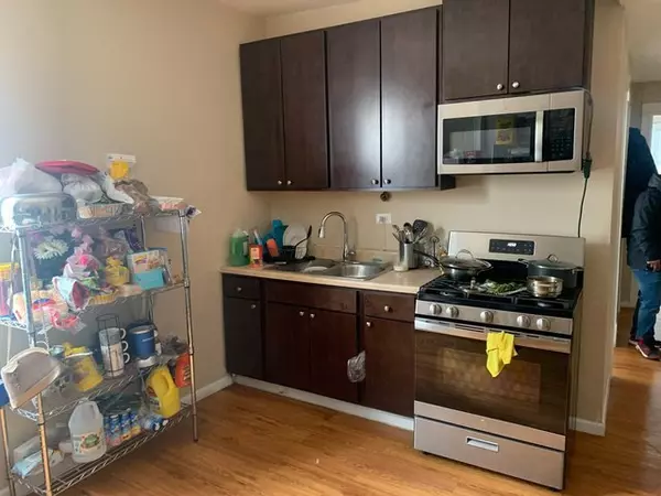 Chicago, IL 60609,5419 S Hermitage AVE #2