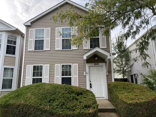 1645 Victoria Park CIR #1645, Aurora, IL 60504