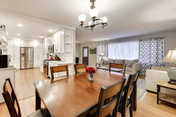 Arlington Heights, IL 60004,6 S Waterman AVE