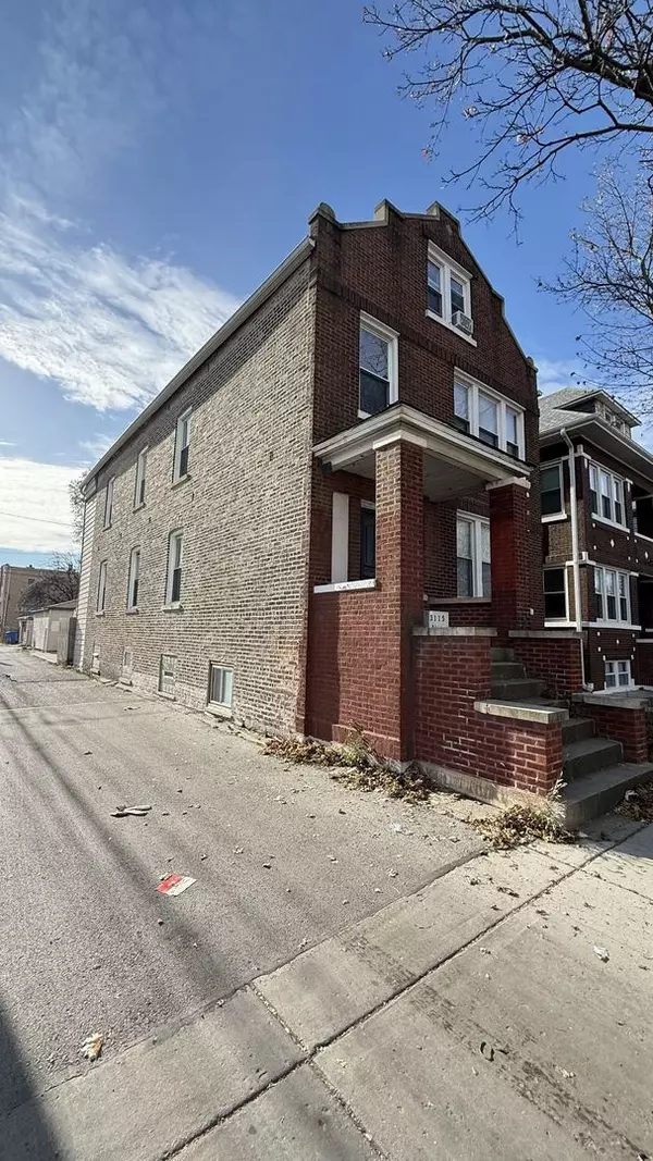 Chicago, IL 60632,3115 W 41st PL #2