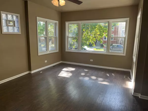 Chicago, IL 60619,722 E 91st PL