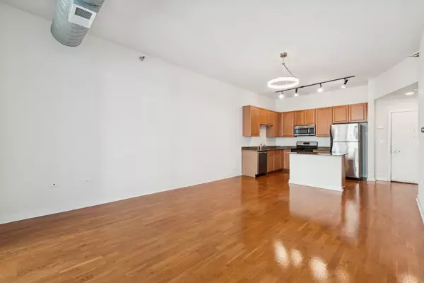 Chicago, IL 60607,901 W Madison ST #505