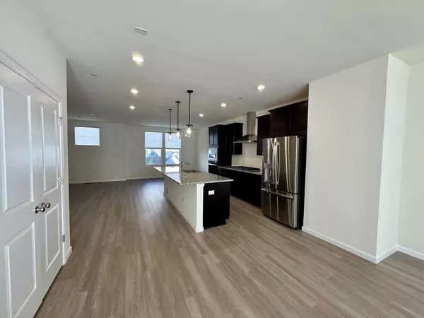 Libertyville, IL 60048,155 Yorktown CT #0