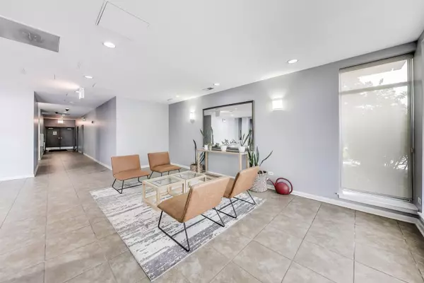 Chicago, IL 60608,1155 W Roosevelt RD #412