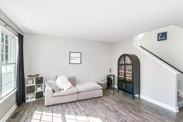 Elgin, IL 60124,342 Snow Drop LN