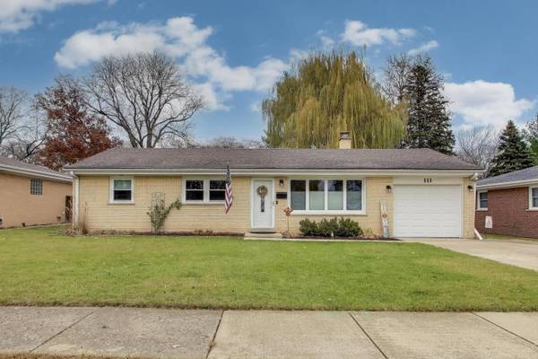 111 S Bobby LN, Mount Prospect, IL 60056