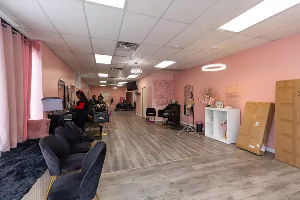 Chicago, IL 60644,5820-24 W Roosevelt RD