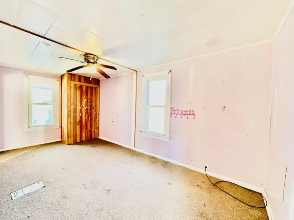 Streator, IL 61364,907 S Bloomington ST