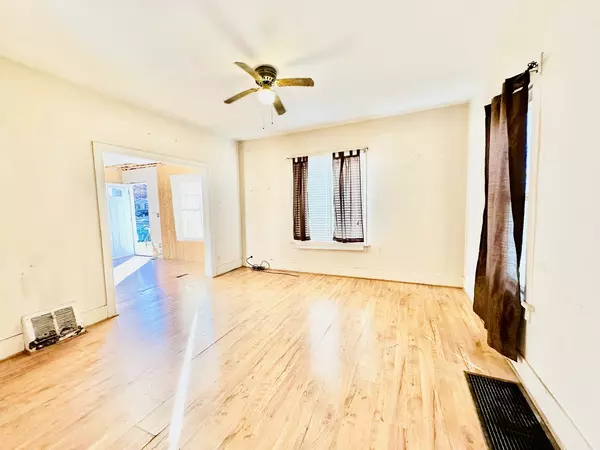 Streator, IL 61364,907 S Bloomington ST