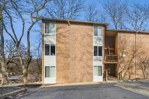 5811 Oakwood DR #C, Lisle, IL 60532