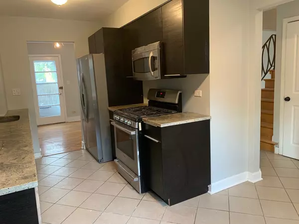 Wilmette, IL 60091,811 HIBBARD RD #C