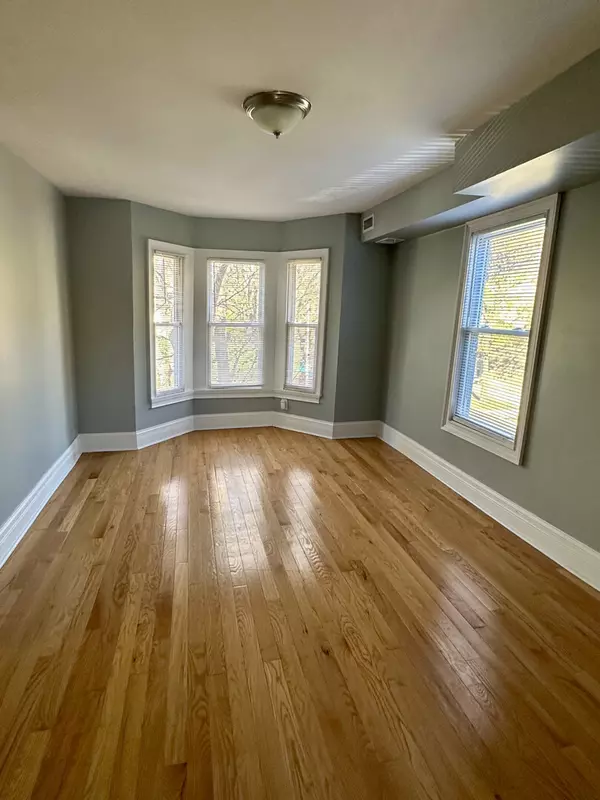 Chicago, IL 60660,1501 W Highland AVE #2