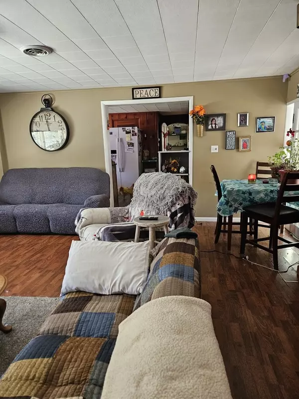 Momence, IL 60954,3205 N 17120 E RD