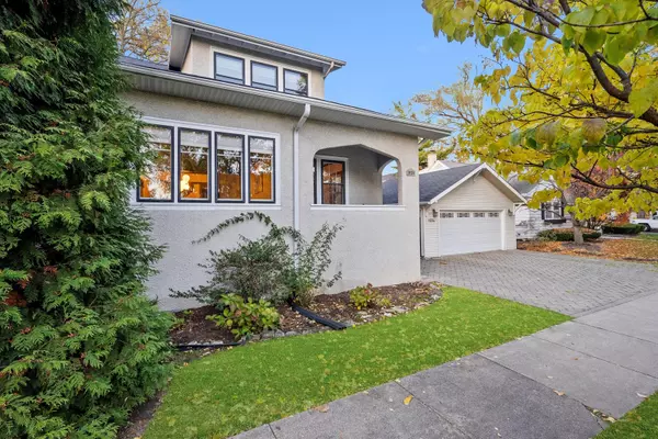 1038 Division ST, Oak Park, IL 60302