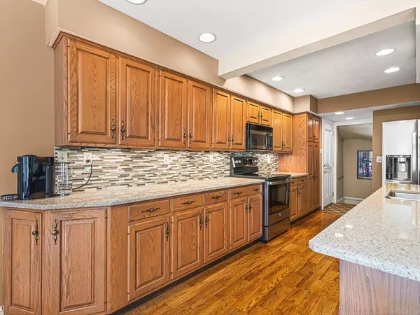 Rockford, IL 61107,811 Paris AVE