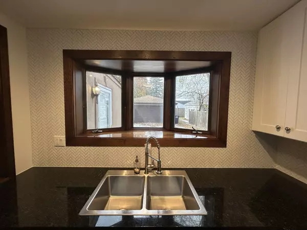 Des Plaines, IL 60016,946 E Grant DR