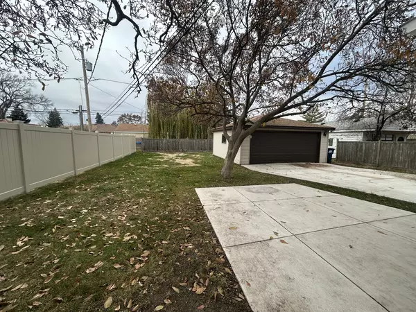 Des Plaines, IL 60016,946 E Grant DR