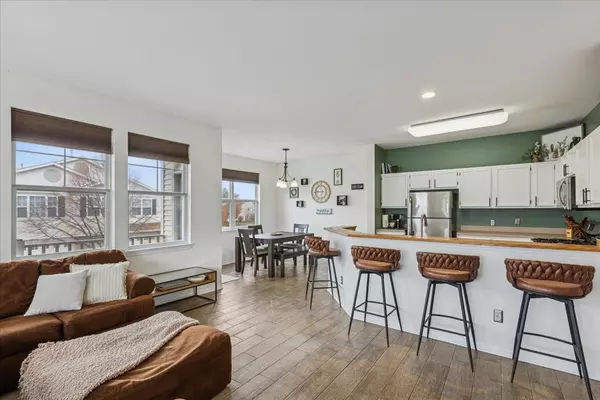 Oswego, IL 60543,420 Chesterfield CT #420