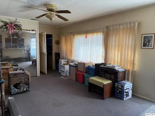 Quincy, IL 62301,1005 S 5th ST