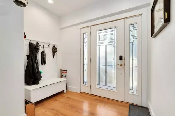 Chicago, IL 60630,5526 N Mason AVE