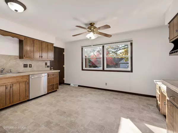 Joliet, IL 60435,260 Crabapple DR