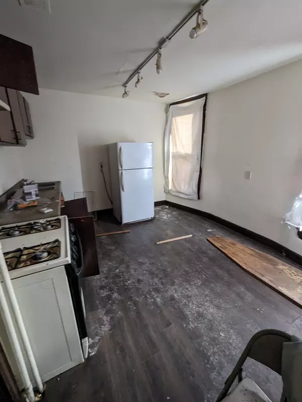 Chicago, IL 60621,7157 S Yale AVE