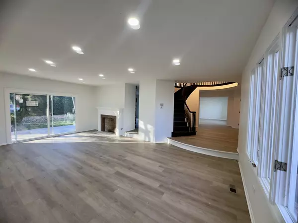 Oak Brook, IL 60523,806 Wildwood CT