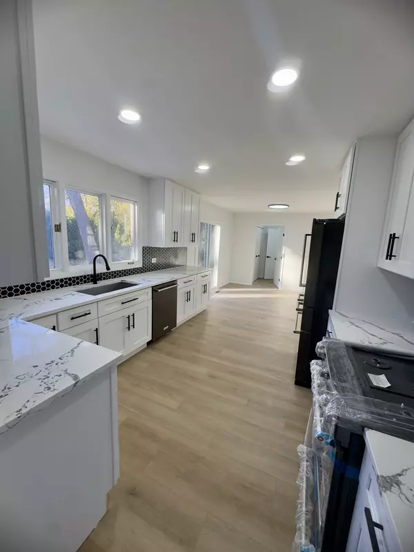 Oak Brook, IL 60523,806 Wildwood CT