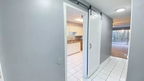 Flossmoor, IL 60422,2633 Hawthorne LN #B