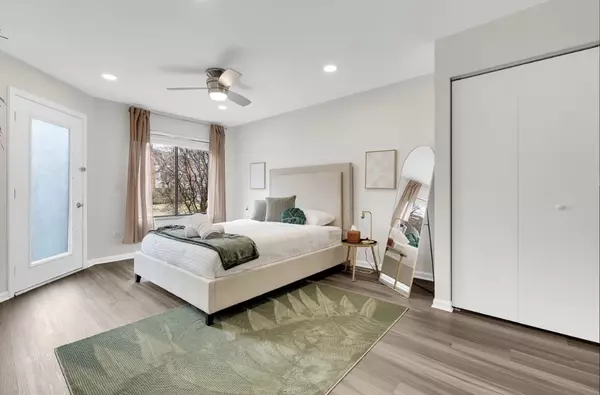 Glen Ellyn, IL 60137,379 Sandhurst CIR #1