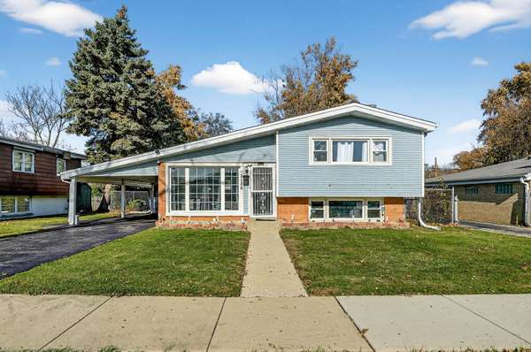 2126 David DR, Des Plaines, IL 60018