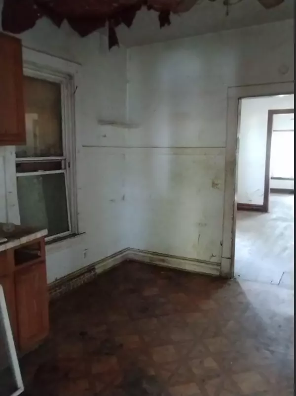 Chicago, IL 60628,500 W 103rd PL