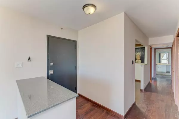 Wood Dale, IL 60191,465 W Dominion DR #1001