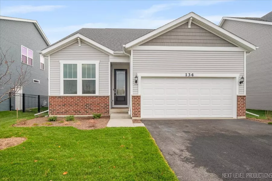 134 Furnas DR, Batavia, IL 60510