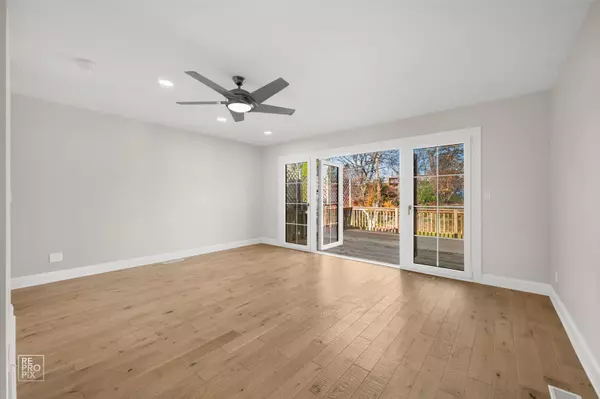 Mount Prospect, IL 60056,1722 Bonita AVE