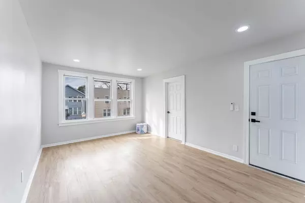 Chicago, IL 60632,3807 S Albany AVE #1