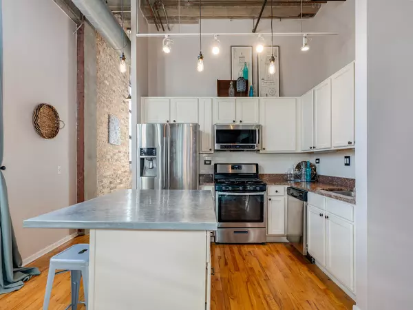 Chicago, IL 60622,1735 N Paulina ST #322