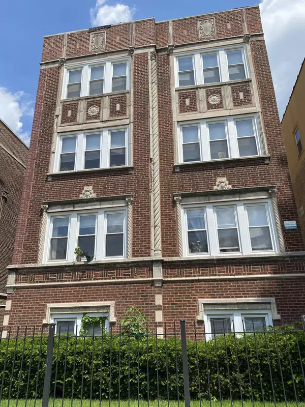 6433 N Albany AVE #2E, Chicago, IL 60645