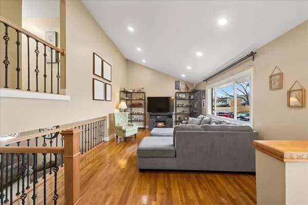 Des Plaines, IL 60016,9460 Terrace PL