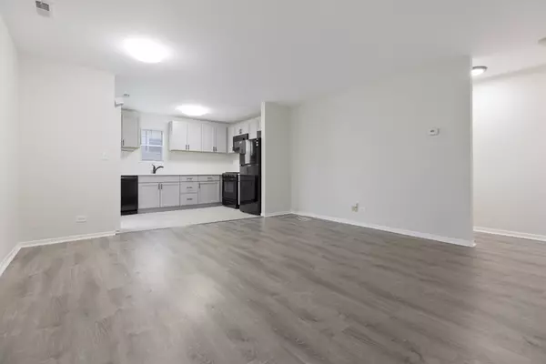 Streamwood, IL 60107,Address not disclosed