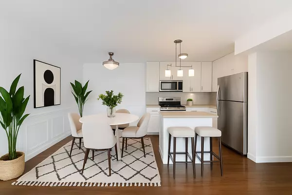 Oak Lawn, IL 60453,9820 S Pulaski RD S #213