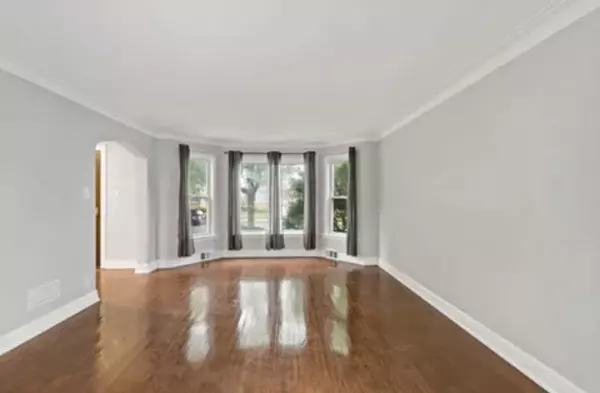 Chicago, IL 60620,1752 W 83rd ST